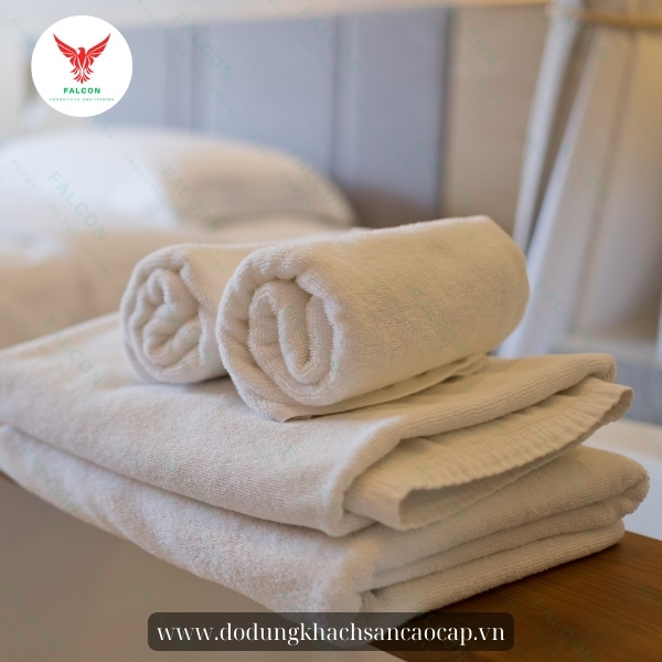 Khăn tắm khách sạn vệ sinh an toàn sạch sẽ cho khách hàng 